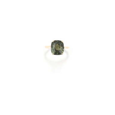 View full screen - View 1 of Lot 52. BAGUE ALEXANDRITE | ALEXANDRITE RING.