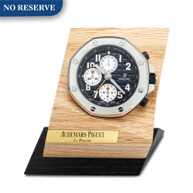 View full screen - View 1 of Lot 8048. Audemars Piguet | Royal Oak Offshore, A stainless steel alarm desk clock with wooden stand, Circa 2017 | 愛彼 | 皇家橡樹離岸型系列 精鋼鬧鐘,備木製展示座,約2017年製.