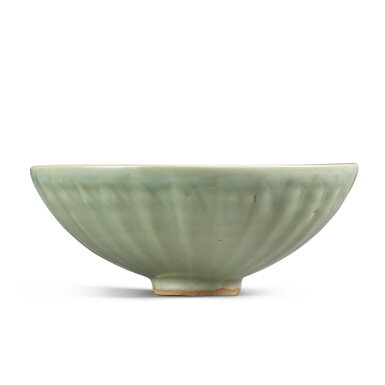 View full screen - View 1 of Lot 27. A 'Longquan' celadon-glazed 'lotus' bowl, Southern Song dynasty | 南宋 龍泉窰青釉蓮瓣盌.