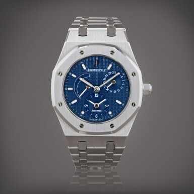 View full screen - View 1 of Lot 429. Royal Oak, reference 25730ST.OO.0789ST.06 Montre bracelet en acier avec deux fuseaux horaires, date et réserve de marche | Stainless steel dual time zone wristwatch with date, power reserve and bracelet Vers 2005 | Circa 2005.