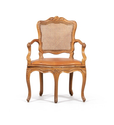 View full screen - View 1 of Lot 40. A Louis XV beechwood fauteuil de bureau | Fauteuil de bureau en hêtre d'époque Louis XV.