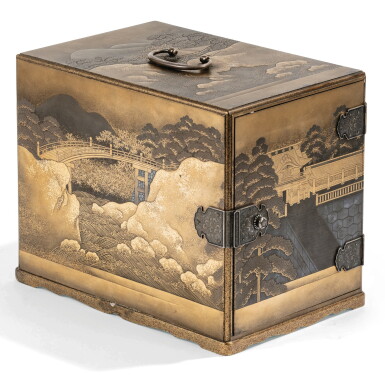 View full screen - View 1 of Lot 187. CABINET (KODANSU) EN LAQUE JAPON, PÉRIODE EDO/MEIJI | A lacquer Kodansu, Japan, Edo/Meiji period .