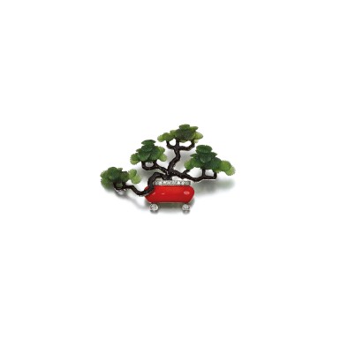 View full screen - View 1 of Lot 32. ENAMEL, NEPHRITE AND DIAMOND BROOCH, PALTSCHO, CIRCA 1925.