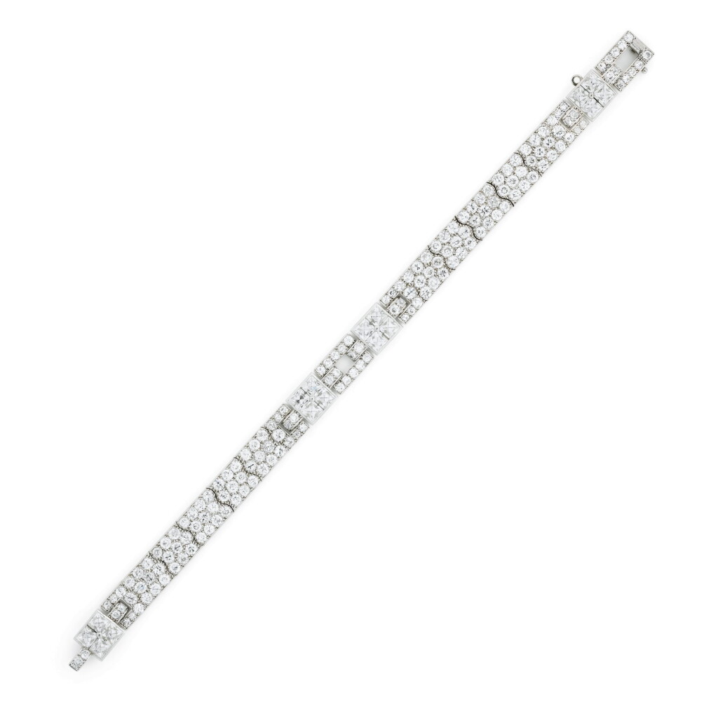 View full screen - View 1 of Lot 14. Cartier | Bracelet diamants | Diamond bracelet.