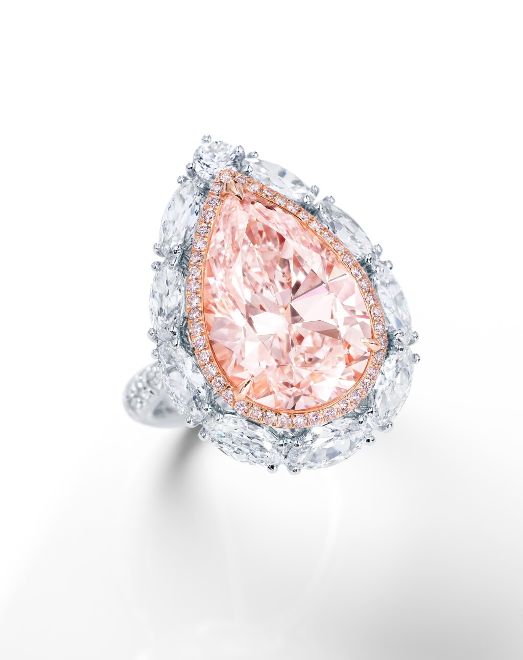 View full screen - View 1 of Lot 1618. LIGHT PINK DIAMOND AND DIAMOND RING | 7.33卡拉 淡粉紅色鑽石 配 鑽石 戒指.