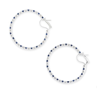 View full screen - View 1 of Lot 120. PAIRE DE BOUCLES D'OREILLE SAPHIRS ET DIAMANTS | PAIR OF SAPPHIRE AND DIAMOND EARRINGS .