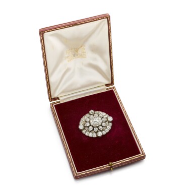 View full screen - View 1 of Lot 98. Diamond Pendant/Brooch.