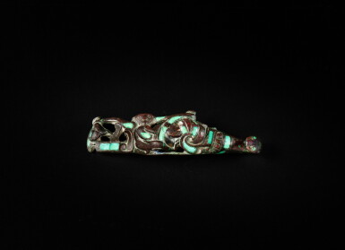 View full screen - View 1 of Lot 99. A turquoise-inlaid archaic bronze 'animal' belt hook, Han dynasty | 漢 青銅嵌綠松石動物紋帶鉤.
