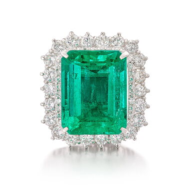 View full screen - View 1 of Lot 1772. Emerald and Diamond Ring | 19.64克拉「哥倫比亞」祖母綠 配 鑽石 戒指.