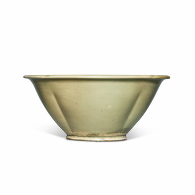 View full screen - View 1 of Lot 170. A large 'mise' 'Yue' celadon lobed bowl, Tang / Five dynasties | 唐 / 五代 越窰青釉花式大盌.