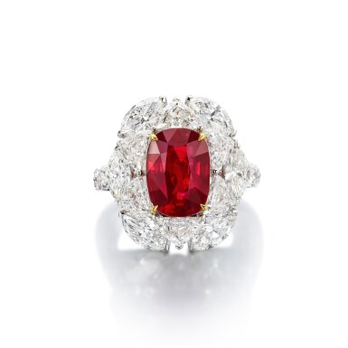 View full screen - View 1 of Lot 1761. Ruby and Diamond Ring | 5.07克拉 天然 「緬甸鴿血紅」未經加熱 紅寶石 配 鑽石 戒指.