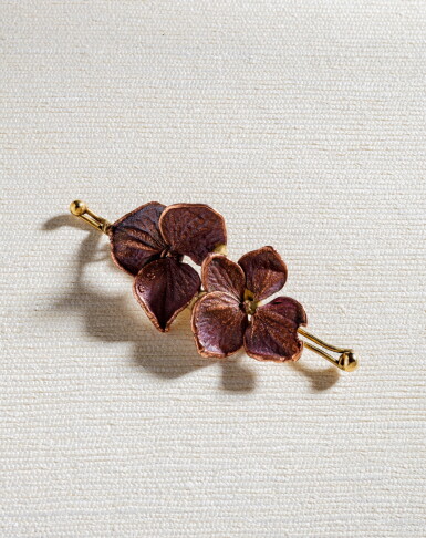 View full screen - View 1 of Lot 159. Barette Hortensia, pièce unique.