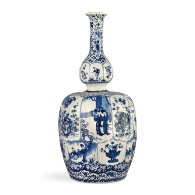 View full screen - View 1 of Lot 515. A DUTCH DELFT BLUE AND WHITE BOTTLE VASE, CIRCA 1700.
