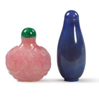 View full screen - View 1 of Lot 962. TWO GLASS SNUFF BOTTLES, QING DYNASTY, 18TH / 19TH CENTURY.