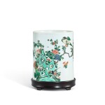 An inscribed famille-verte brushpot, Qing dynasty, Kangxi period 清康熙 五彩題詩花鳥紋筆筒