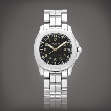 View full screen - View 1 of Lot 8706. Aquanaut, Reference 5060 | A stainless steel wristwatch with date and bracelet, Circa 1997 | 百達翡麗 | Aquanaut 型號5060 | 精鋼鏈帶腕錶,備日期顯示,約1997年製.