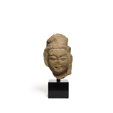 View full screen - View 1 of Lot 256. A sandstone head of a Bodhisattva, Northern Wei dynasty | 北魏 砂岩雕觀音首像.
