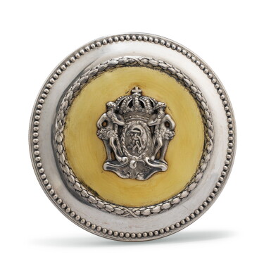 View full screen - View 1 of Lot 150. A GERMAN PARCEL-GILT SILVER SEAL BOX, BY MÜLLER, BERLIN, 1786-1788 | AU CHIFFRE DU ROI FREDERIC-GUILLAUME II DE PRUSSE BOÎTE À SCEAU EN ARGENT ET VERMEIL, PAR MÜLLER, BERLIN, 1786-1788.