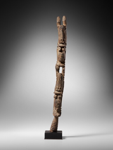 View full screen - View 1 of Lot 27. Statue double, Dogon / Komakan, Mali.