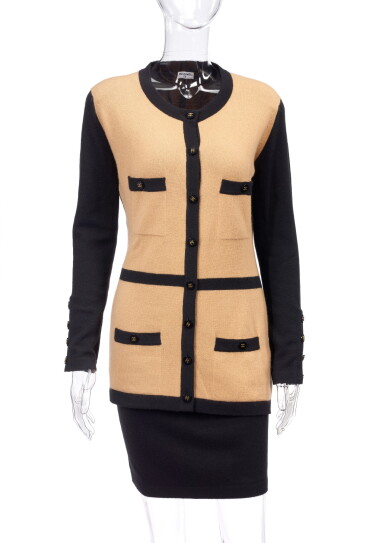 View full screen - View 1 of Lot 13. TWO-TONED CACHEMIRE ENSEMBLE WITH SHAWL, CHANEL.