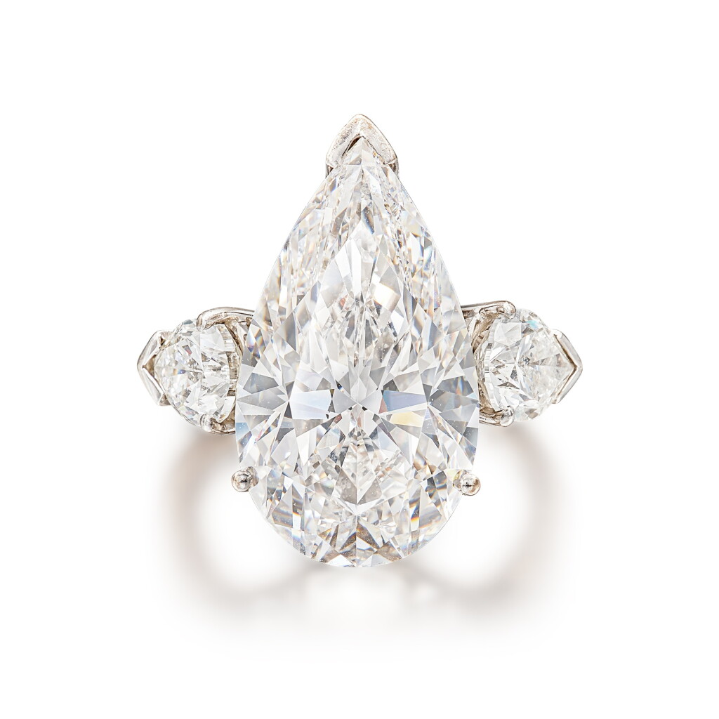 View full screen - View 1 of Lot 1347. DIAMOND RING | 11.68克拉 梨形 F色 鑽石 戒指.