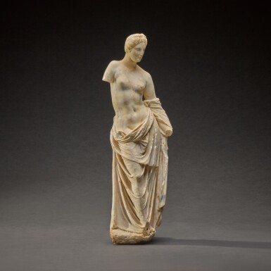 全萤幕检视 - 查看6A HELLENISTIC MARBLE FIGURE OF APHRODITE, CIRCA 2ND CENTURY B.C.的1