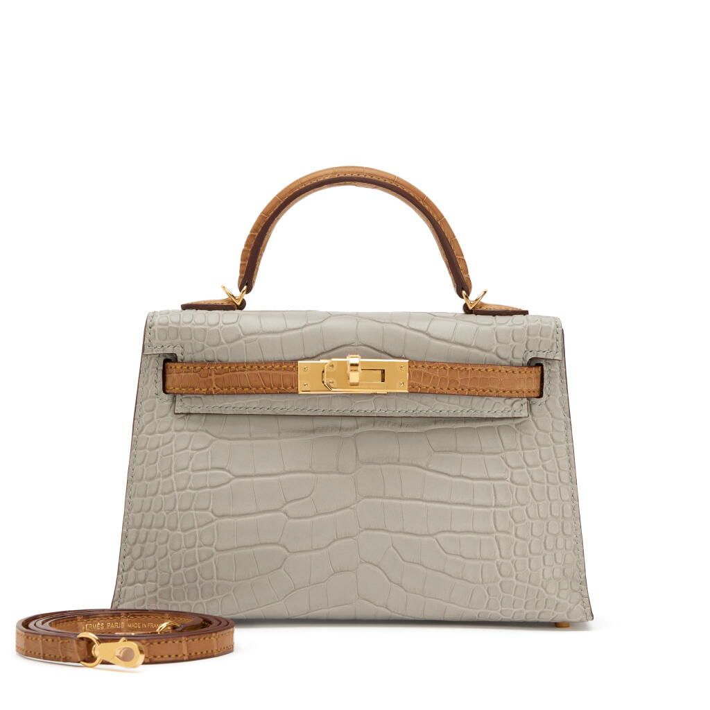 View full screen - View 1 of Lot 17. Gris Perle and Kraft Matte Alligator HSS Mini Kelly II 20 Sellier Gold Hardware, 2024.