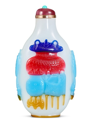 View full screen - View 1 of Lot 1817. A four-colour overlay white glass 'hundred antiques' snuff bottle Qing dynasty, 18th century | 清十八世紀 涅白地套四色博古圖鼻煙壺.