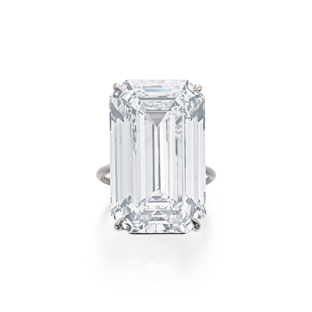 View full screen - View 1 of Lot 250. Impressive diamond ring | 鑽石戒指.