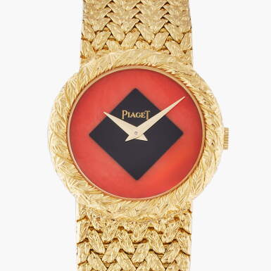 View full screen - View 1 of Lot 369. Reference 9040 D 2 | A yellow gold wristwatch with bracelet, 1980.