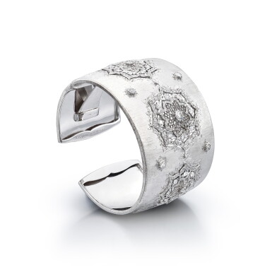 View full screen - View 1 of Lot 239. Diamond Cuff Bangle | 馬里奧 布契拉提 | 鑽石手鐲.
