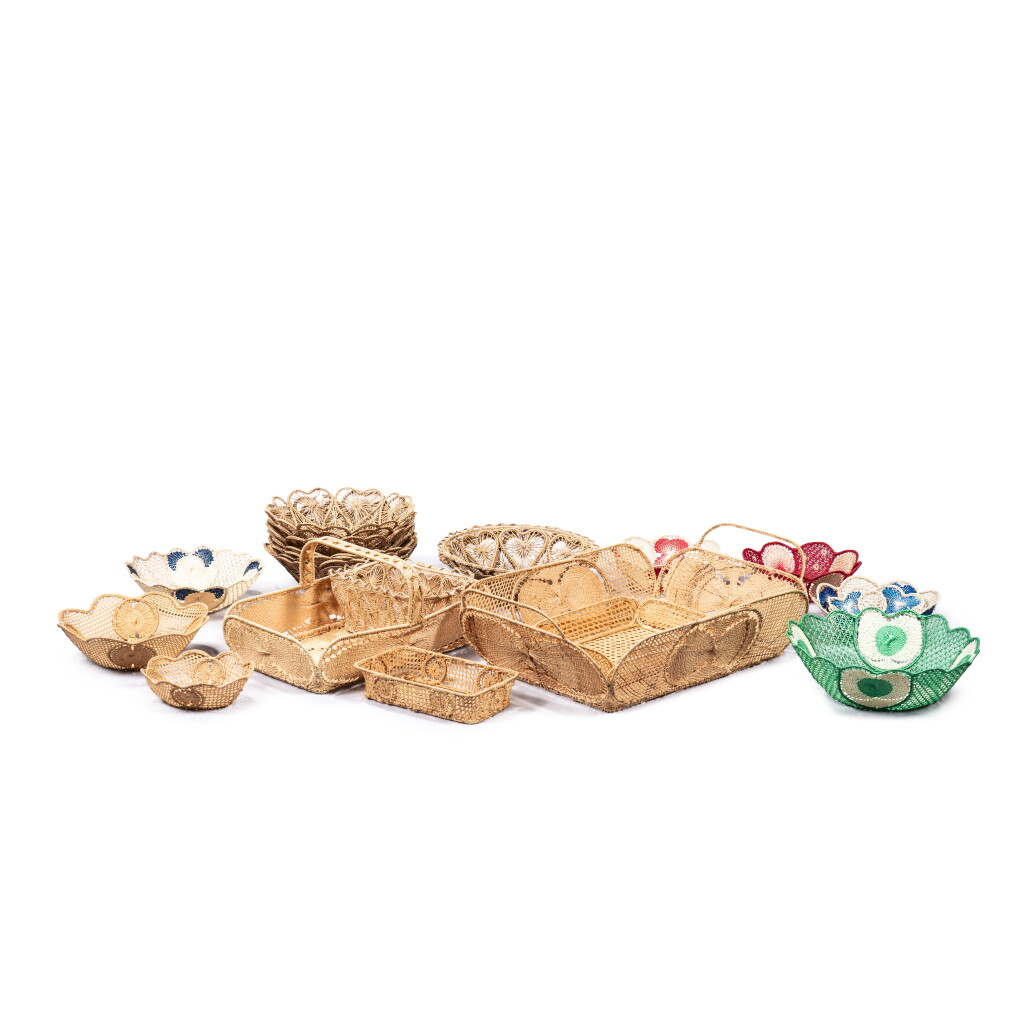 View full screen - View 1 of Lot 236. A set of Colombian iraca palm tree and raffia-effect fabric baskets, models created in 2000 and later.