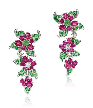 View full screen - View 1 of Lot 9118. PAIR OF RUBY, TSAVORITE GARNET AND DIAMOND PENDENT EARRINGS | 紅寶石 配 沙弗來石 及 鑽石 吊耳環一對.