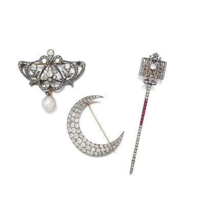View full screen - View 1 of Lot 23. Three pearl, ruby and diamond brooches (Tre spille in perla, rubini e diamanti ).