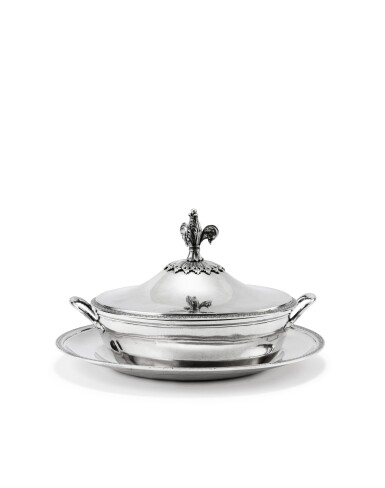 View full screen - View 1 of Lot 160. A Maltese silver covered vegetable dish and stand, maker's mark of Saverio Cannataci, circa 1830 | Légumier couvert et son présentoir par Saverio Cannataci, Malte, vers 1830.