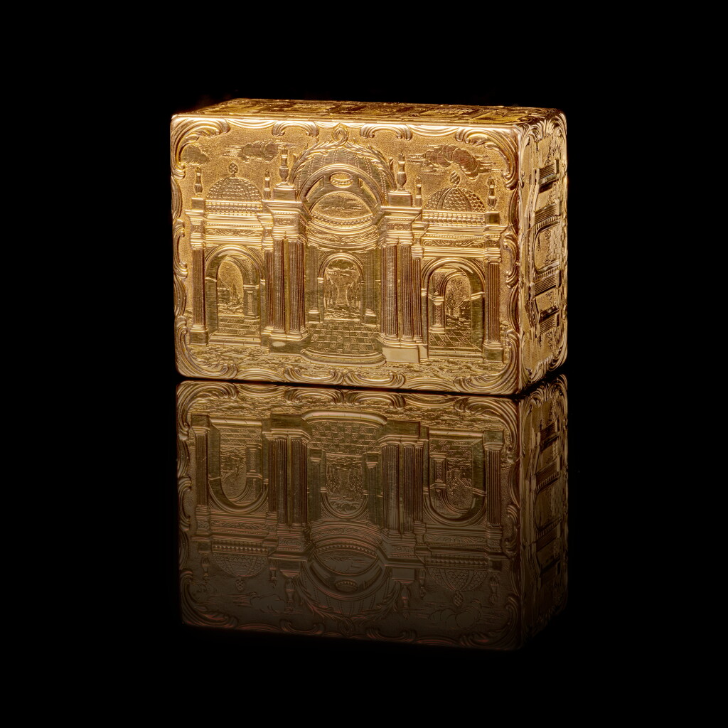View full screen - View 1 of Lot 1084. A two-coloured gold snuff box, Louis-Guillaume Cassé, Paris, 1753/1754.