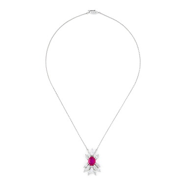 View full screen - View 1 of Lot 827. Pendentif rubis et diamants | Ruby and diamond pendant.