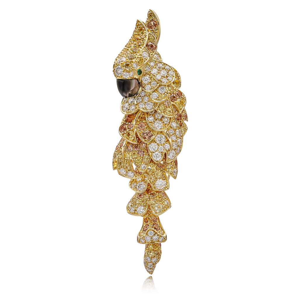 View full screen - View 1 of Lot 1207. MOTHER-OF-PEARL COLOURED SAPPHIRE, EMERALD AND DIAMOND 'LES OISEAUX LIBÉRÉS' CLIP BROOCH | 卡地亞 | 貝母 配 彩色剛玉 及 祖母綠 及 鑽石 'LES OISEAUX LIBÉRÉS' 胸針.
