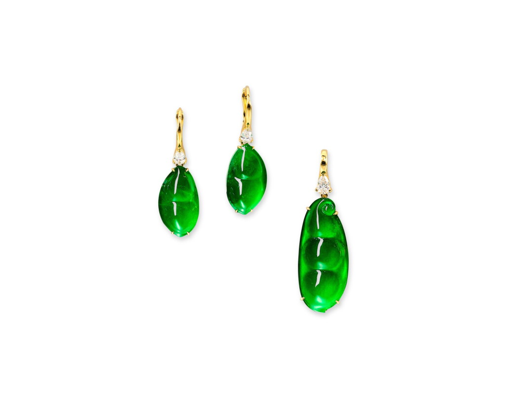View full screen - View 1 of Lot 1739. Jadeite and Diamond Demi-Parure | 天然翡翠 配 鑽石 吊墜及耳墜套裝.