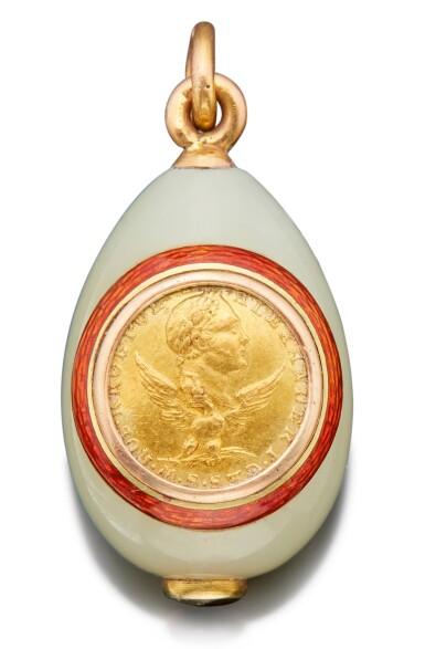 View full screen - View 1 of Lot 45. A FABERGÉ JEWELLED TWO-COLOUR GOLD AND GUILLOCHÉ ENAMEL MOUNTED BOWENITE EGG PENDANT, WORKMASTER HENRIK WIGSTRÖM, ST PETERSBURG, 1908-1917.