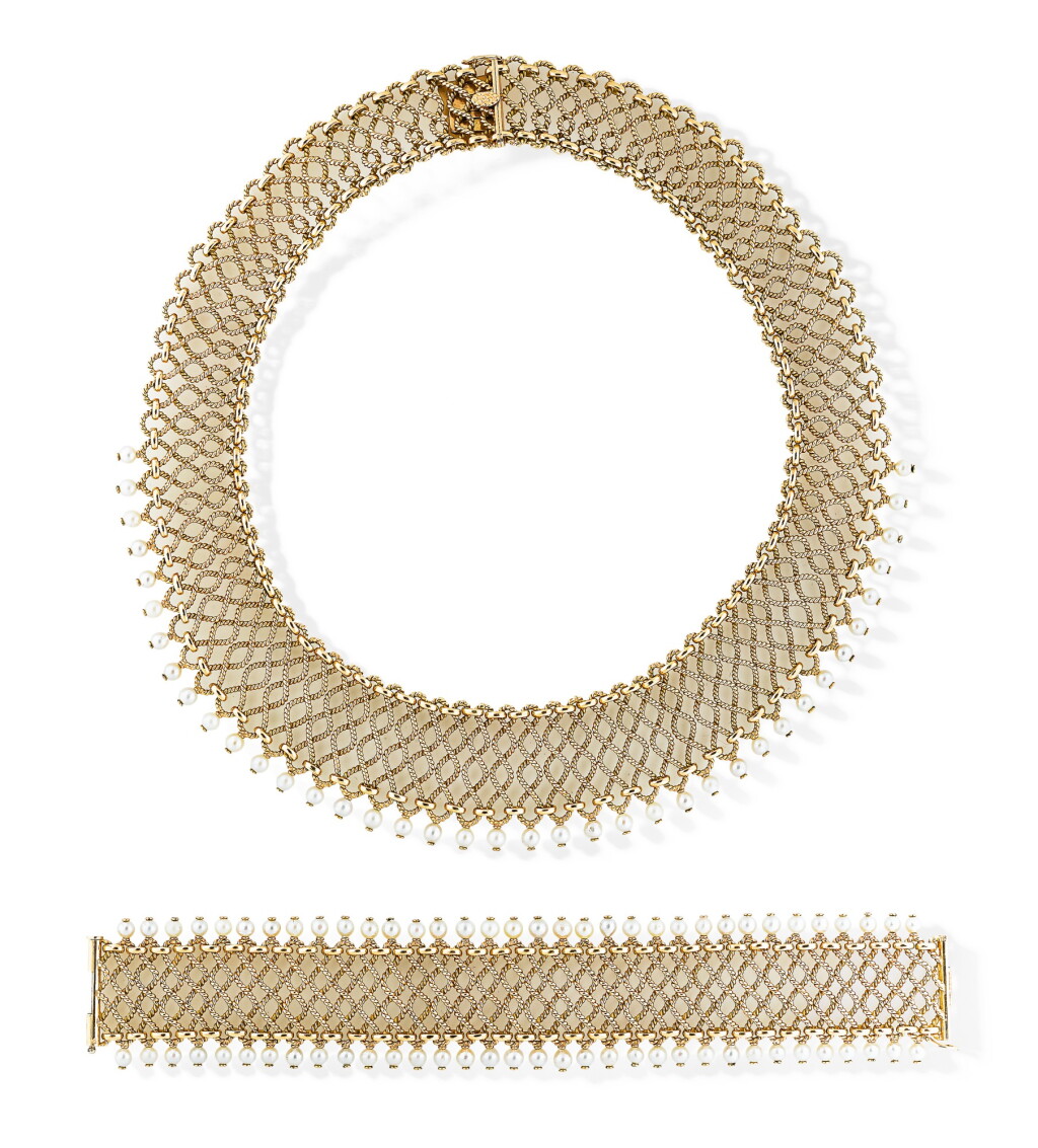 View full screen - View 1 of Lot 127. Demi-parure or et perles de culture | Gold and cultured pearl demi-parure.