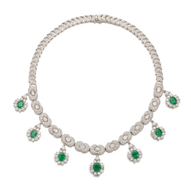 View full screen - View 1 of Lot 1802. EMERALD AND DIAMOND NECKLACE |「巴西及贊比亞」祖母綠 配 鑽石 項鏈 (祖母綠總重8.30克拉).