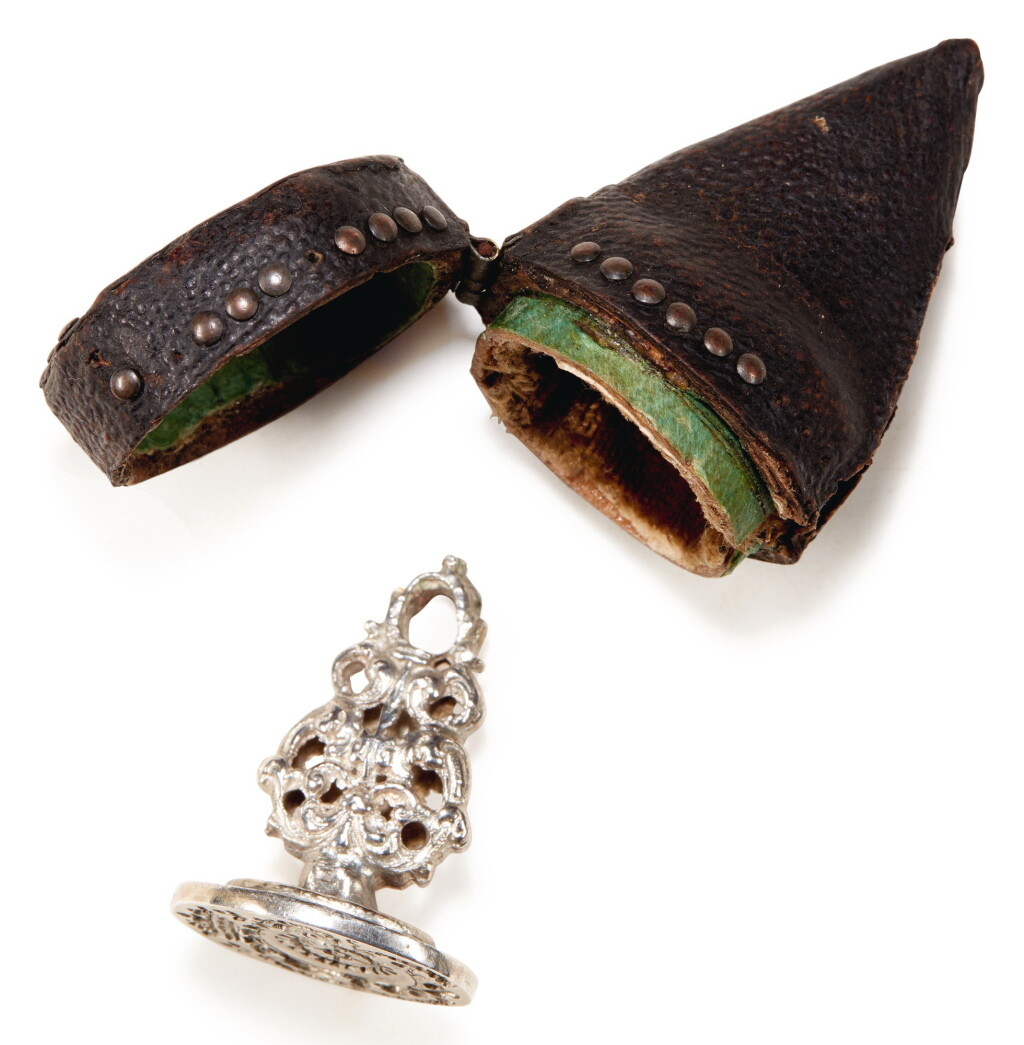 View full screen - View 1 of Lot 187. A Dutch merchant's silver seal, made in Rotterdam, c. 1700.