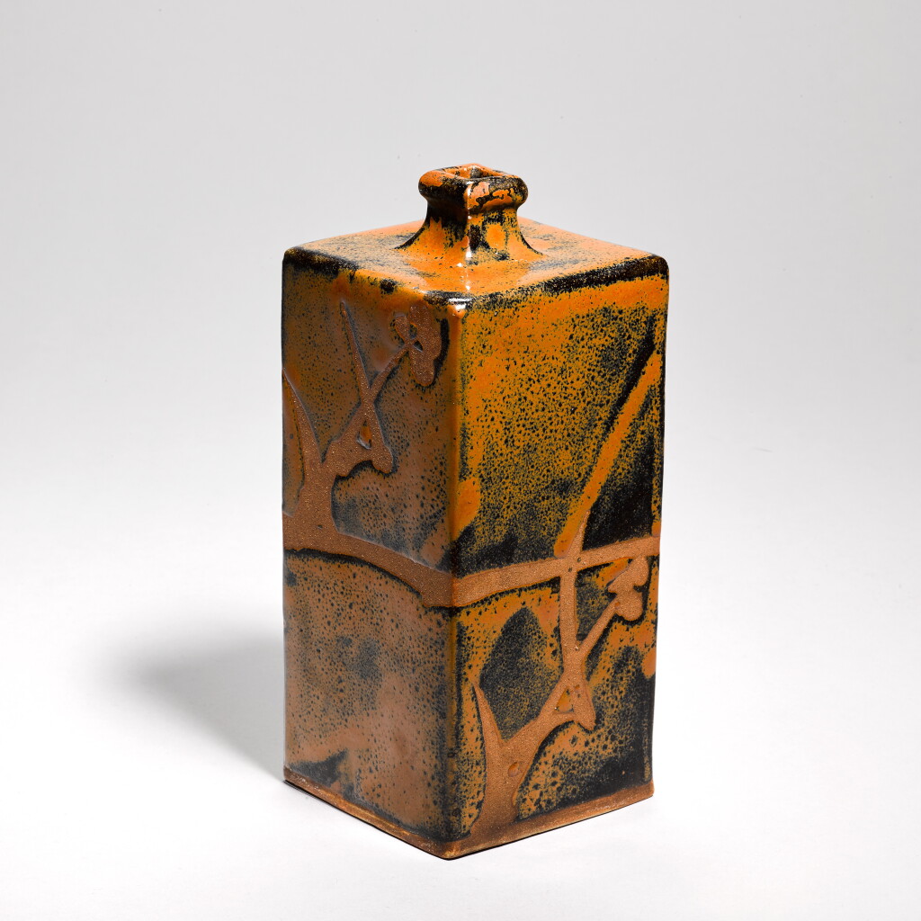 View full screen - View 1 of Lot 30. Vase.