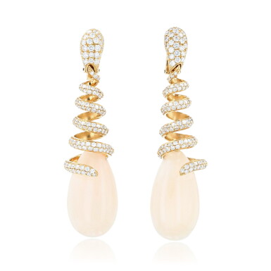 View full screen - View 1 of Lot 215. Paire de pendants d'oreille corail et diamants | Pair of pendent coral and diamond earrings.