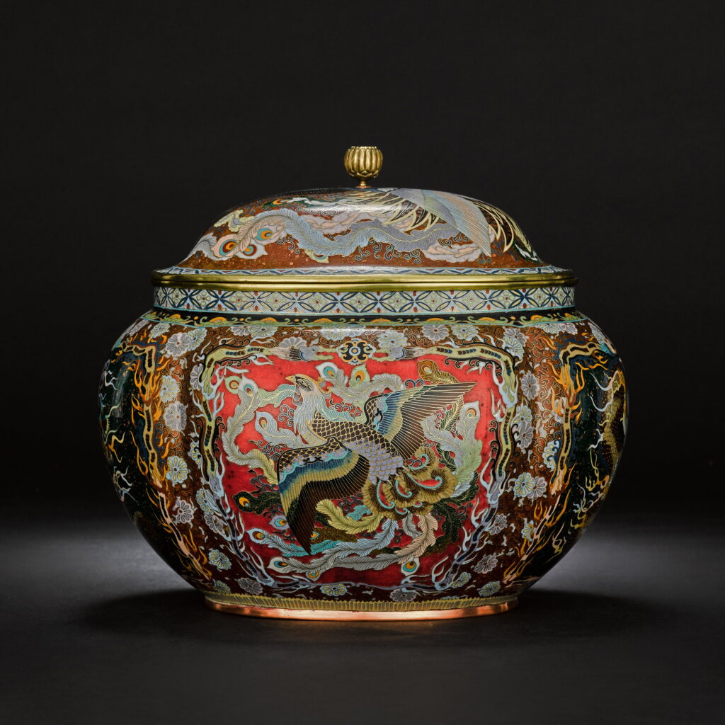 View full screen - View 1 of Lot 128. A large cloisonné enamel bowl and cover | Meiji period, late 19th century .