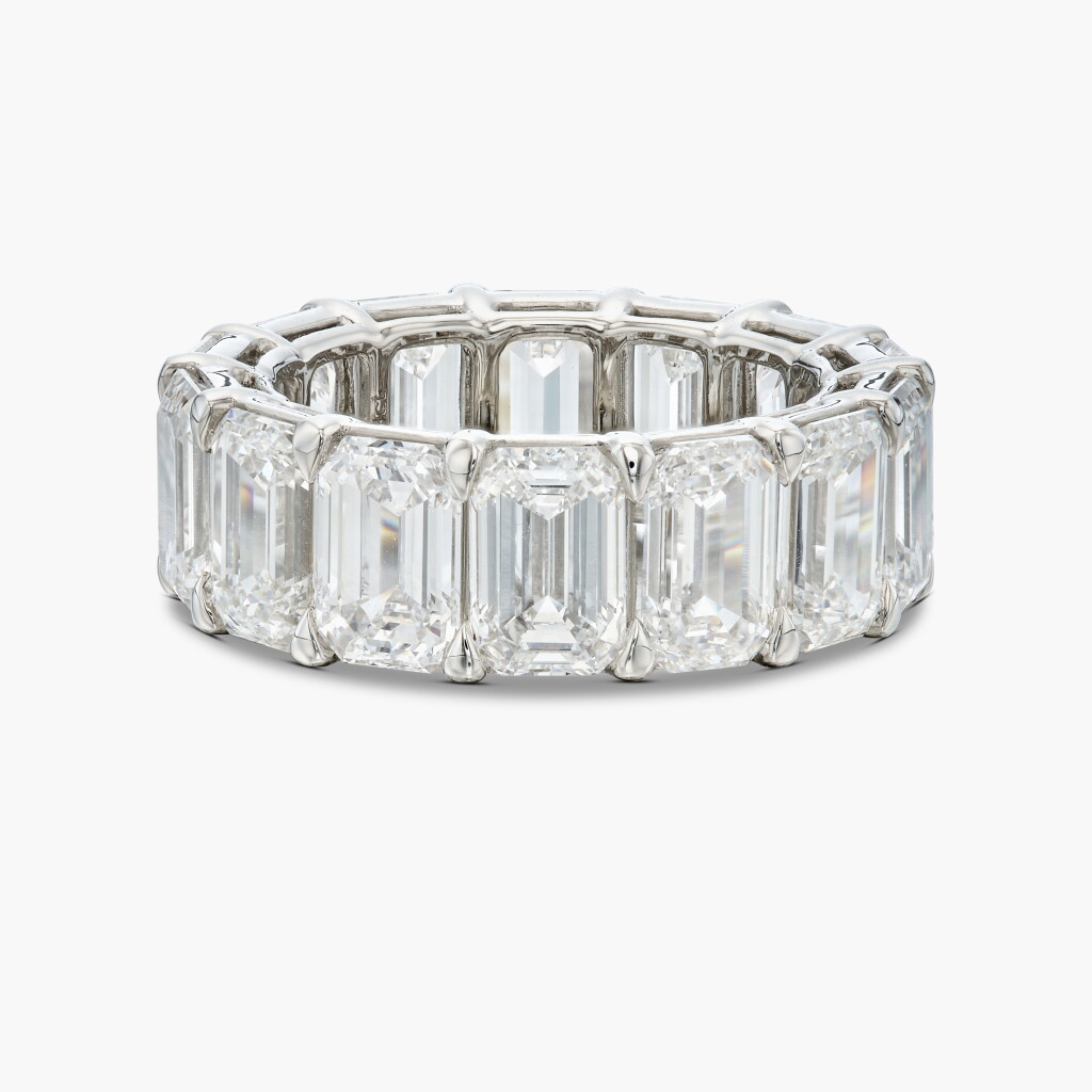 View full screen - View 1 of Lot 5. Diamond Ring.