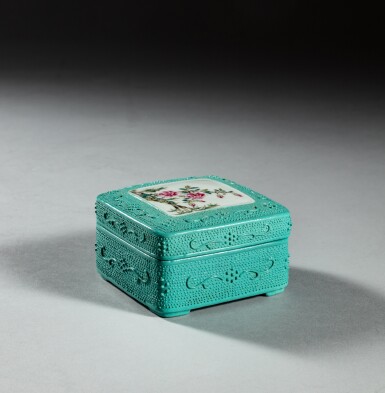View full screen - View 1 of Lot 168. A turquoise-ground famille-rose molded box and cover, Republican period | 民國 松石綠地粉彩方蓋盒.