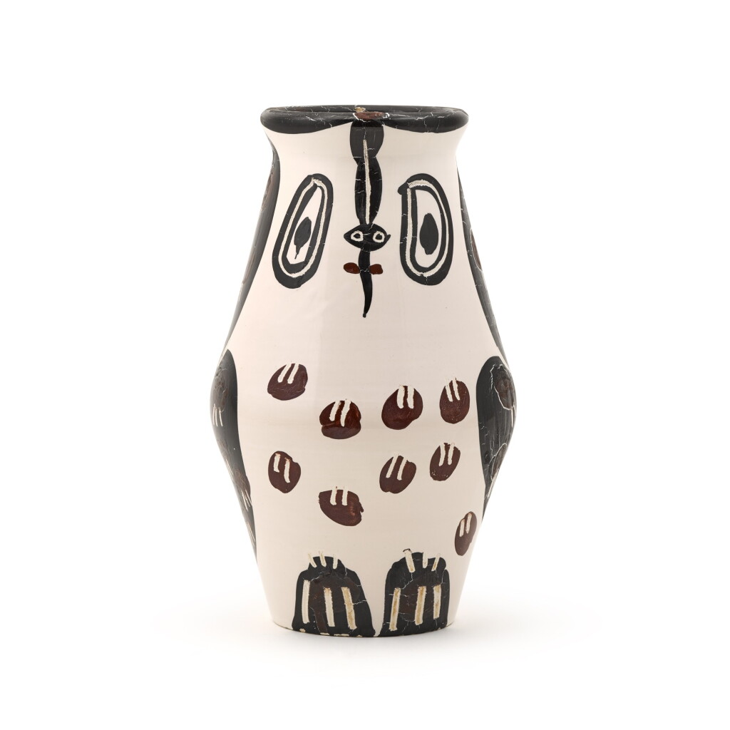 View full screen - View 1 of Lot 11. Hibou marron noir (A. R. 123).