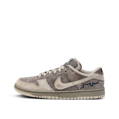 View full screen - View 1 of Lot 8674. Nike SB Dunk Low Pro 'London' | Size 7.